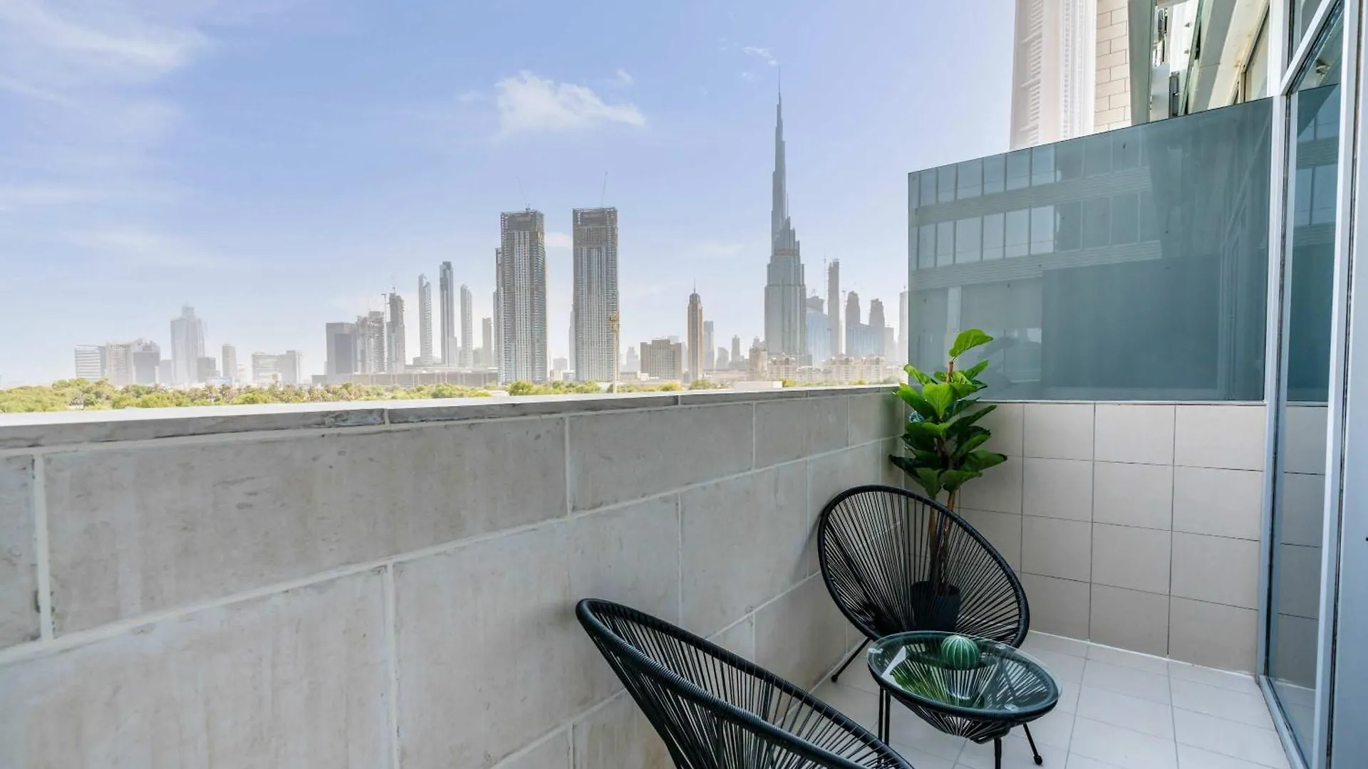 Silkhaus Modish Studio With Burj Khalifa View, Pool Access Dubai 0*,
