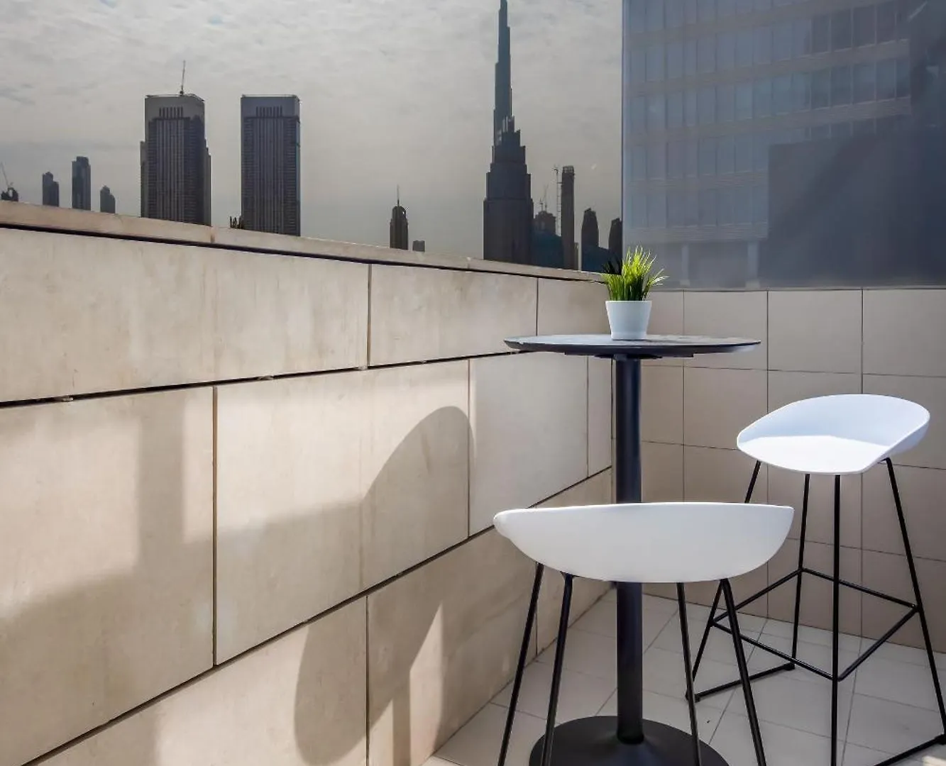 Apartment Silkhaus Modish Studio With Burj Khalifa View, Pool Access Dubai