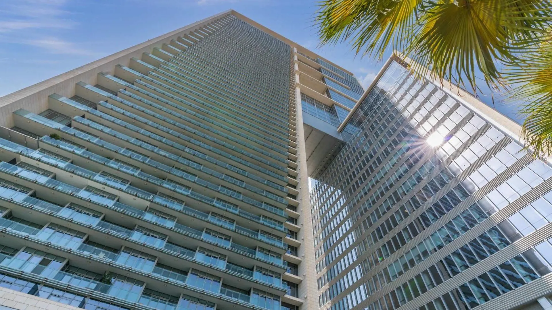 Silkhaus Modish Studio With Burj Khalifa View, Pool Access Dubai